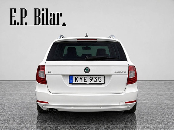 Skoda Superb 4 of 5