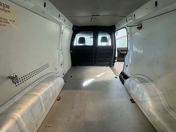 Volkswagen Caddy Maxi 13 of 19