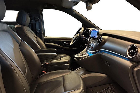 Mercedes-Benz V300 d 17 of 27