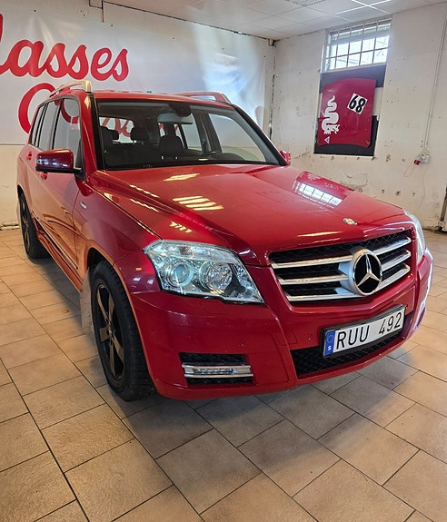 Mercedes-Benz GLK200 3 of 5