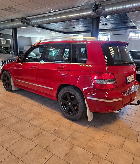 Mercedes-Benz GLK200 7 of 9