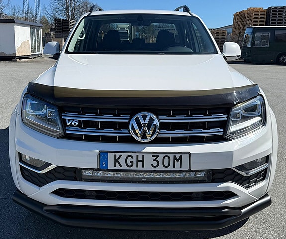 Volkswagen Amarok 2 of 5