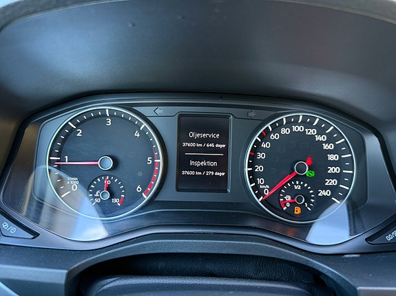 Volkswagen Amarok 12 of 19
