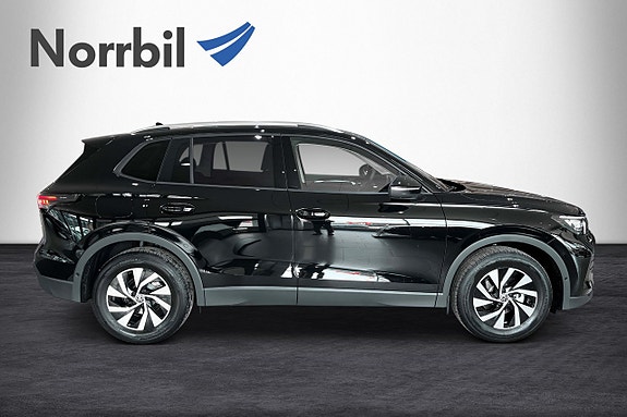 Volkswagen Tiguan 18 of 22