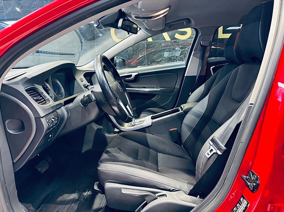 Volvo V60 8 of 18