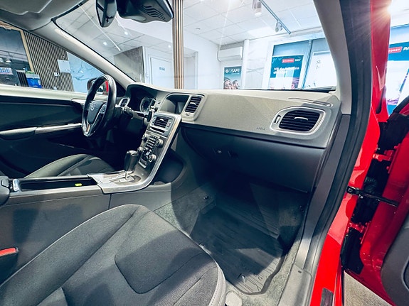 Volvo V60 13 of 18
