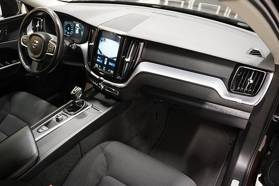 Volvo XC60 8 of 21