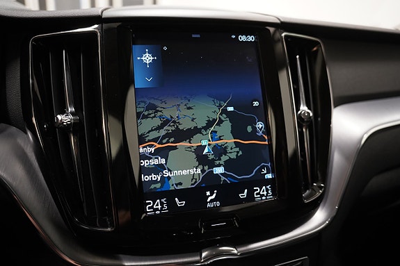 Volvo XC60 16 of 21