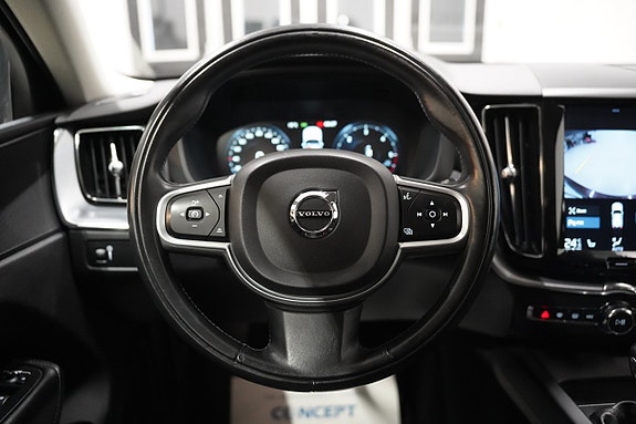 Volvo XC60 10 of 21