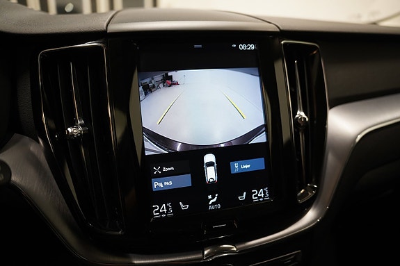 Volvo XC60 13 of 21