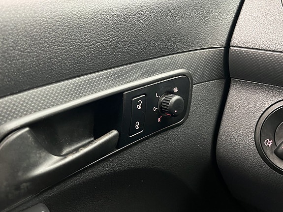 Volkswagen Caddy 18 of 30