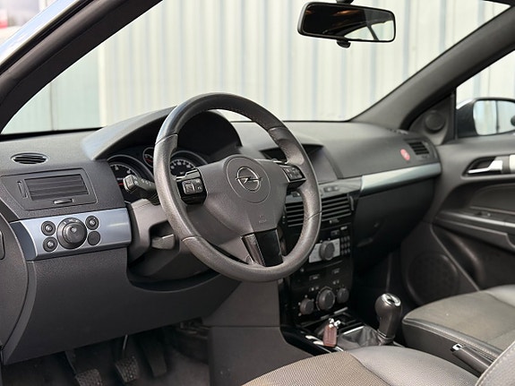 Opel Astra 12 of 24