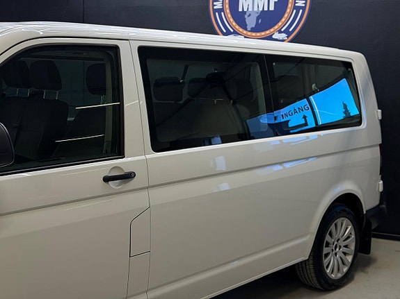 Volkswagen Caravelle 14 of 22