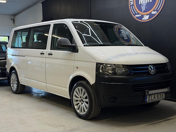 Volkswagen Caravelle 2 of 5