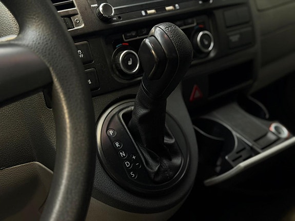 Volkswagen Caravelle 11 of 22