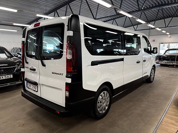 Renault Trafic 4 of 5