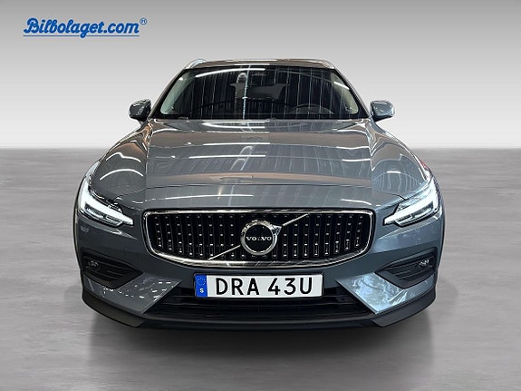 Volvo V60 Cross Country 3 of 19