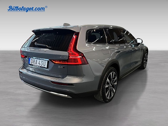 Volvo V60 Cross Country 6 of 19