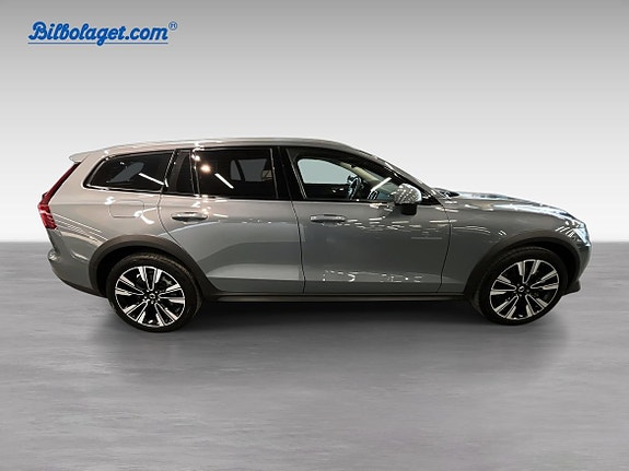 Volvo V60 Cross Country 5 of 19
