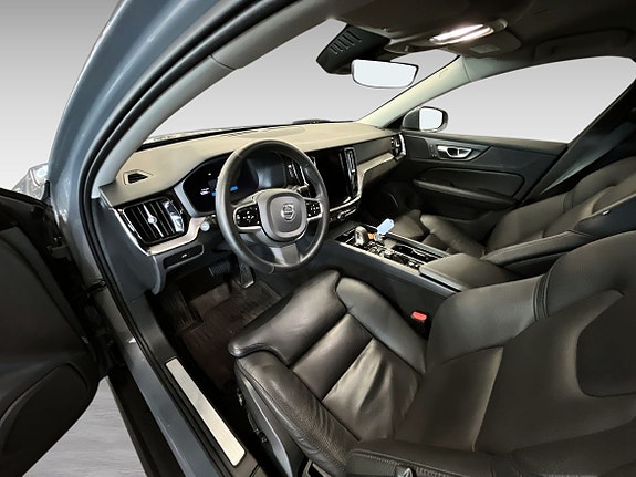 Volvo V60 Cross Country 10 of 18