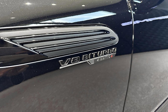 Mercedes-Benz SL63 17 of 18