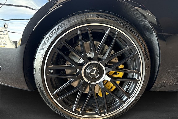 Mercedes-Benz SL63 8 of 18