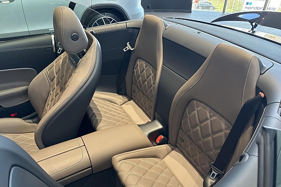 Mercedes-Benz SL63 10 of 18