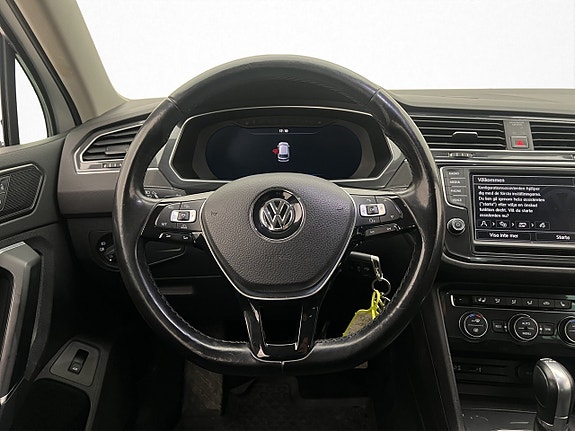 Volkswagen Tiguan 10 of 25
