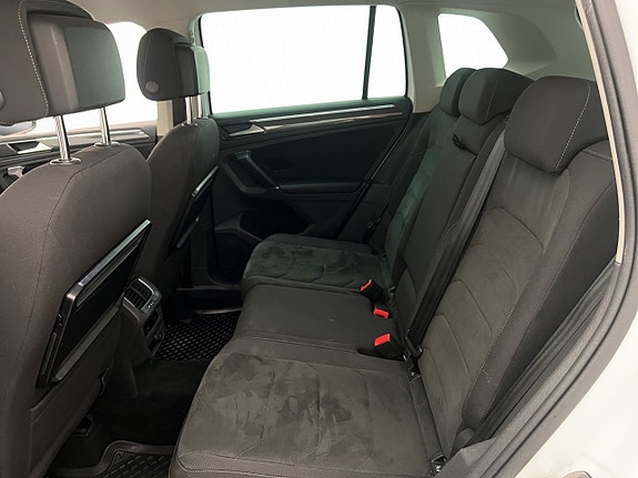 Volkswagen Tiguan 12 of 25