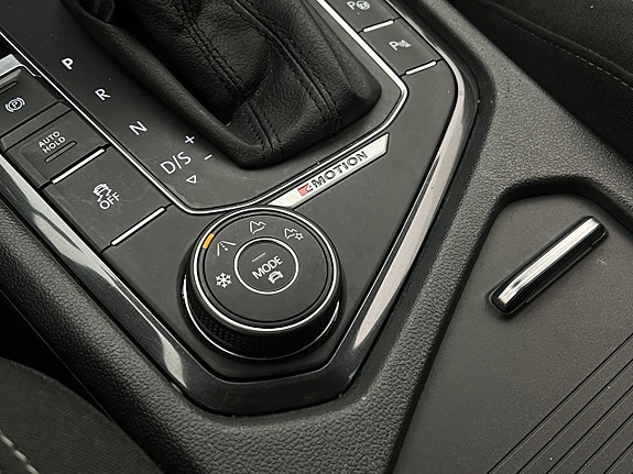 Volkswagen Tiguan 16 of 25