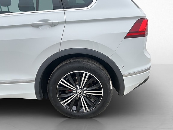 Volkswagen Tiguan 25 of 25