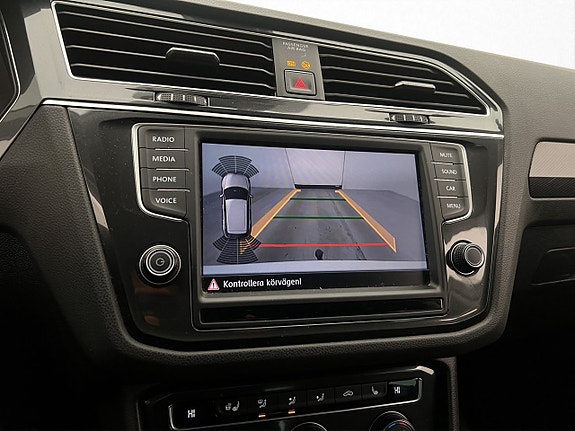 Volkswagen Tiguan 14 of 25