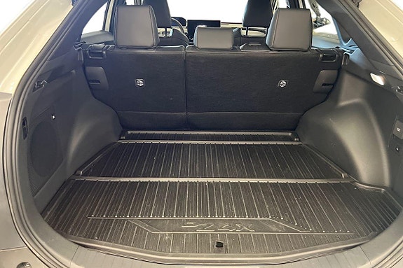 Toyota bZ4X 12 of 21