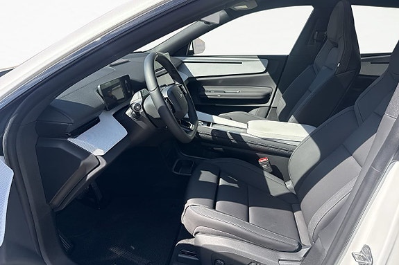 Polestar 4 10 of 18
