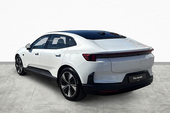 Polestar 4 7 of 18