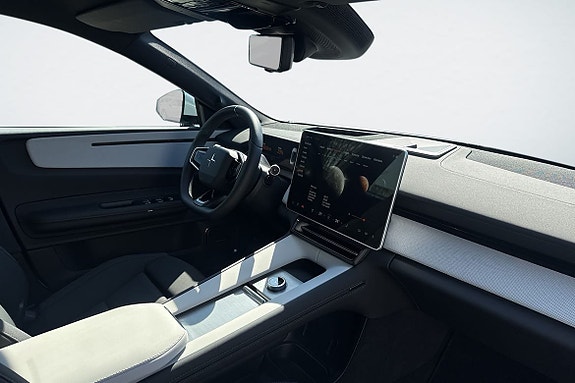 Polestar 4 13 of 18