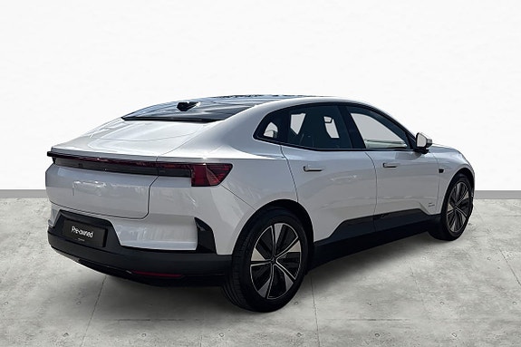 Polestar 4 8 of 18