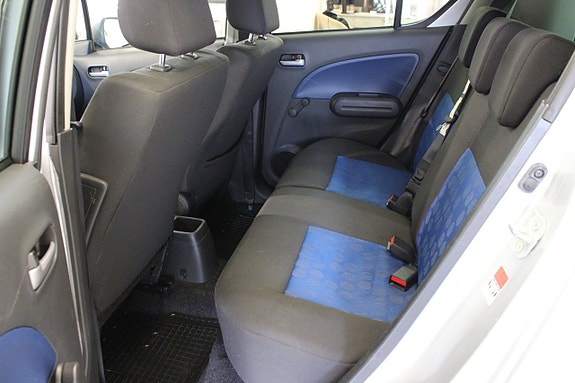 Suzuki Splash 7 of 15