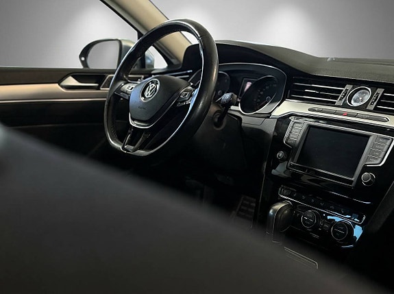 Volkswagen Passat Alltrack 21 of 24