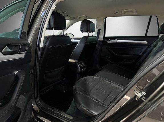 Volkswagen Passat Alltrack 19 of 24