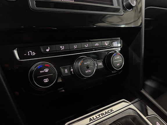 Volkswagen Passat Alltrack 14 of 24