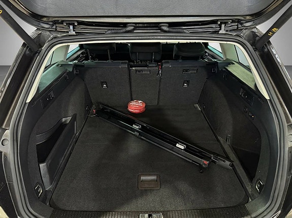 Volkswagen Passat Alltrack 23 of 24