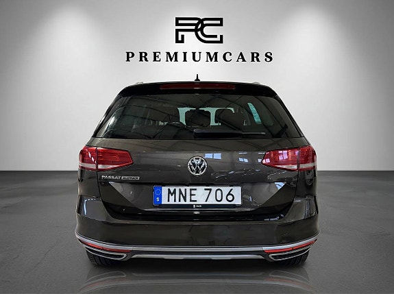 Volkswagen Passat Alltrack 7 of 24