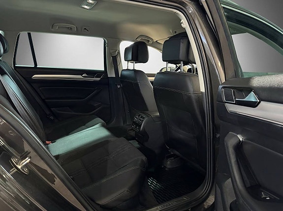 Volkswagen Passat Alltrack 20 of 24