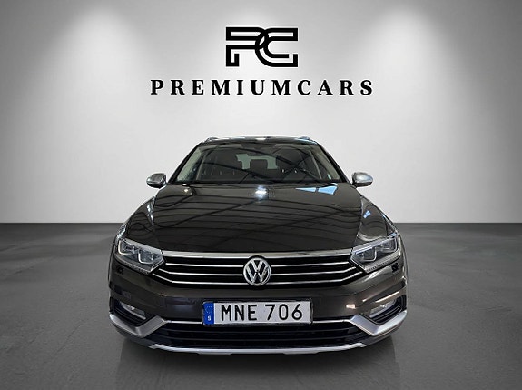 Volkswagen Passat Alltrack 4 of 5