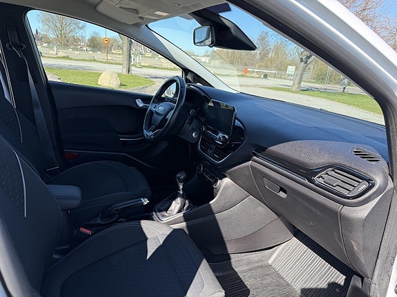 Ford Fiesta 12 of 16