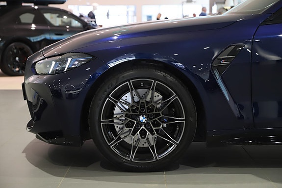 BMW M4 10 of 17
