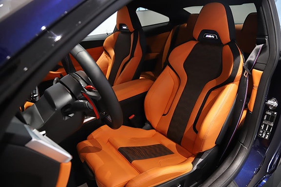 BMW M4 3 of 5