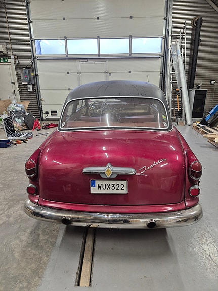 Borgward Isabella 4 of 12