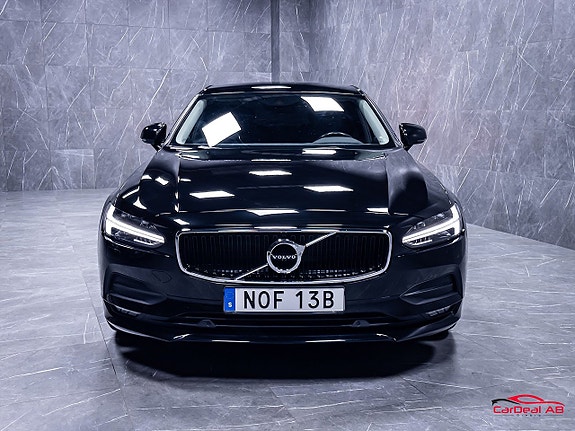 Volvo S90 2 of 5